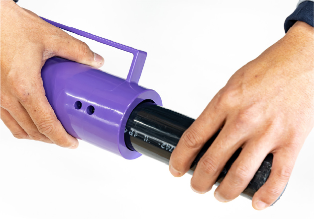 20A〜50Aは本体の溝にパイプを挿入します